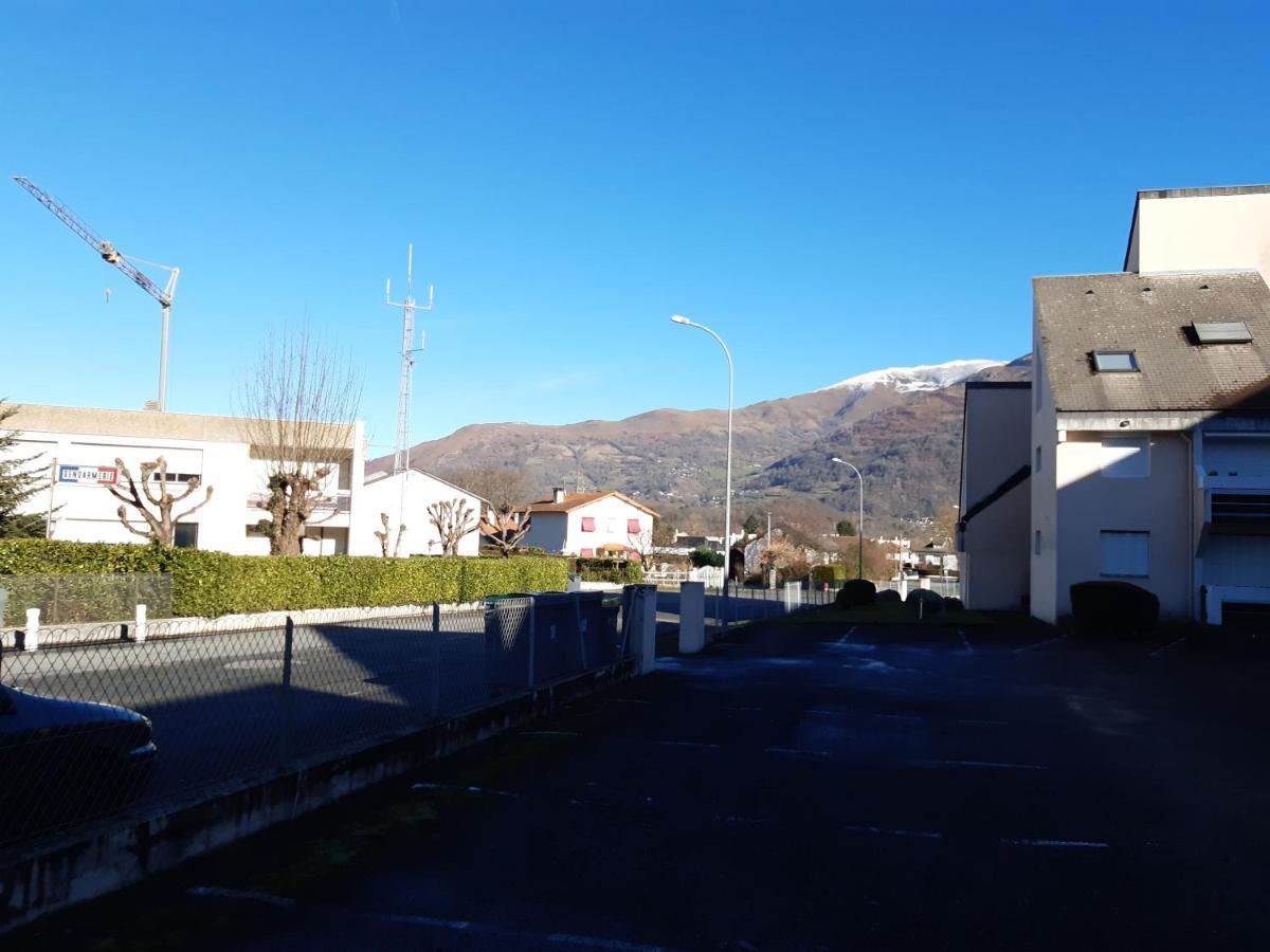 Charmant T2 Renove Rdc Residence Quartier Pavillonnaire Argeles-Gazost Bagian luar foto